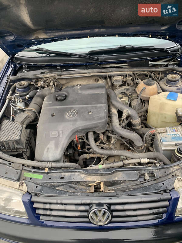 Седан Volkswagen Passat 1996 в Львові