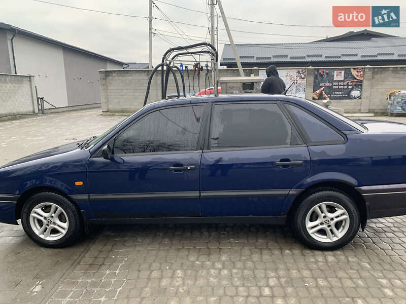 Седан Volkswagen Passat 1996 в Львові