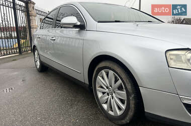 Седан Volkswagen Passat 2005 в Макарове