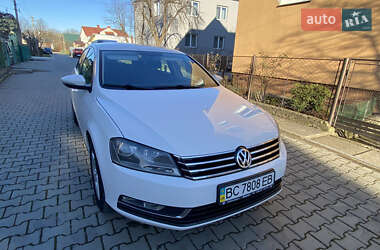 Седан Volkswagen Passat 2013 в Дрогобичі