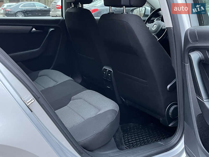 Седан Volkswagen Passat 2012 в Луцке фото 22 Седан Volkswagen Passat 2012 в Луцке