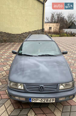 Універсал Volkswagen Passat 1996 в 