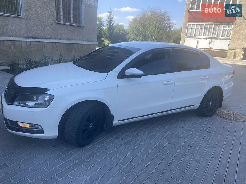 Седан Volkswagen Passat 2011 в Тернополі