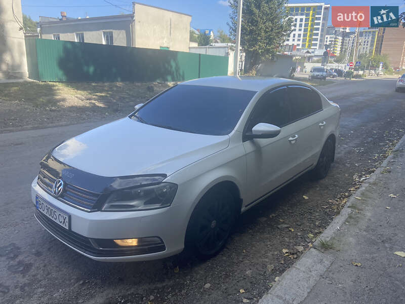 Седан Volkswagen Passat 2011 в Тернополі
