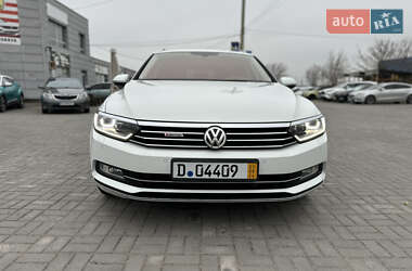 Универсал Volkswagen Passat 2015 в Запорожье