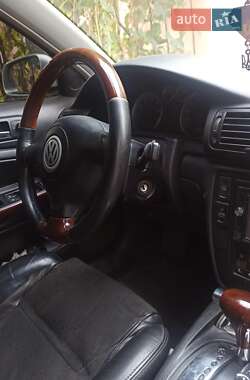 Седан Volkswagen Passat 2004 в 