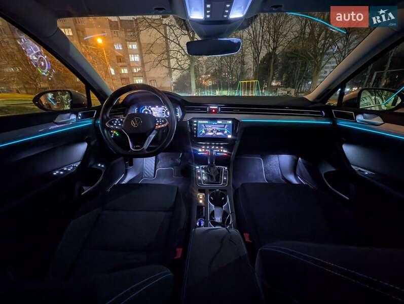 Універсал Volkswagen Passat 2021 в Львові