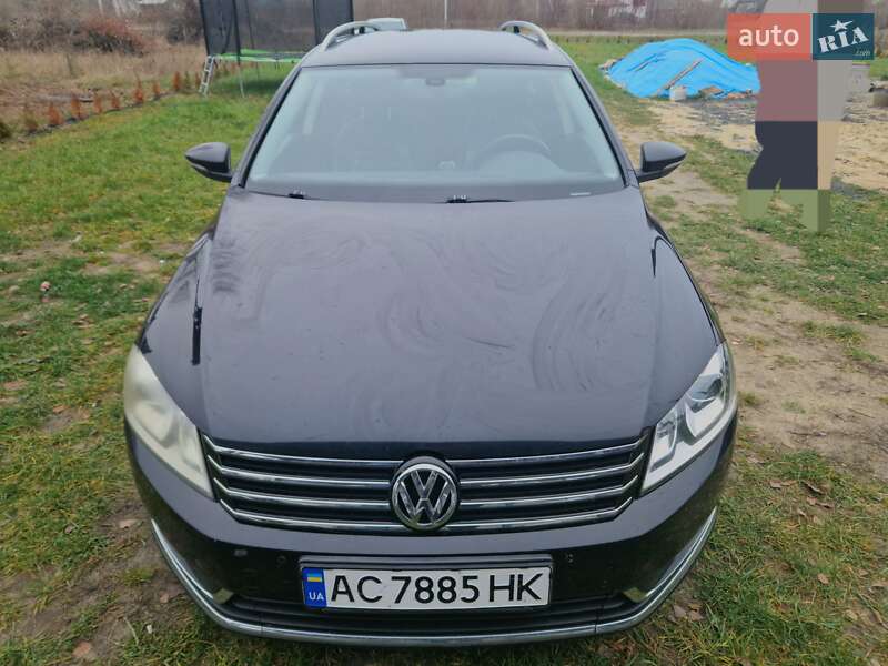 Универсал Volkswagen Passat 2012 в Старой Выжевке