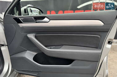 Седан Volkswagen Passat 2014 в 