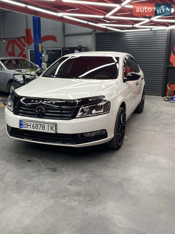 Седан Volkswagen Passat 2013 в Ізмаїлі