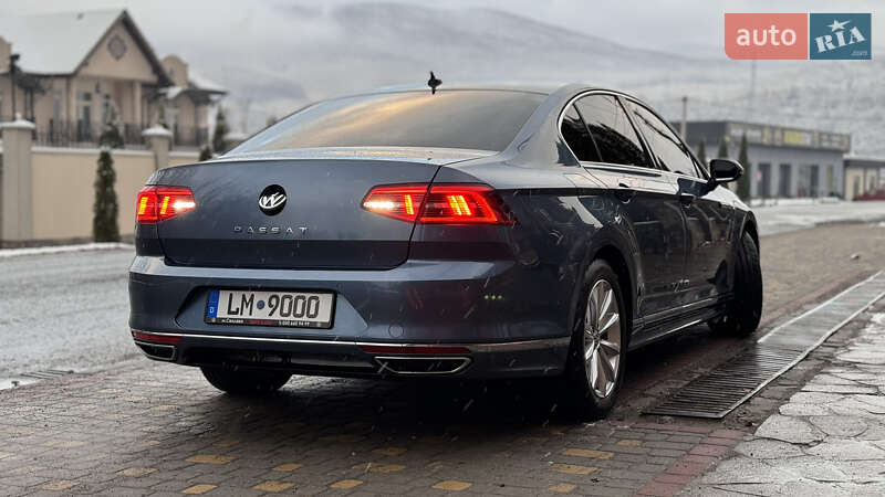 Седан Volkswagen Passat 2015 в Сваляве
