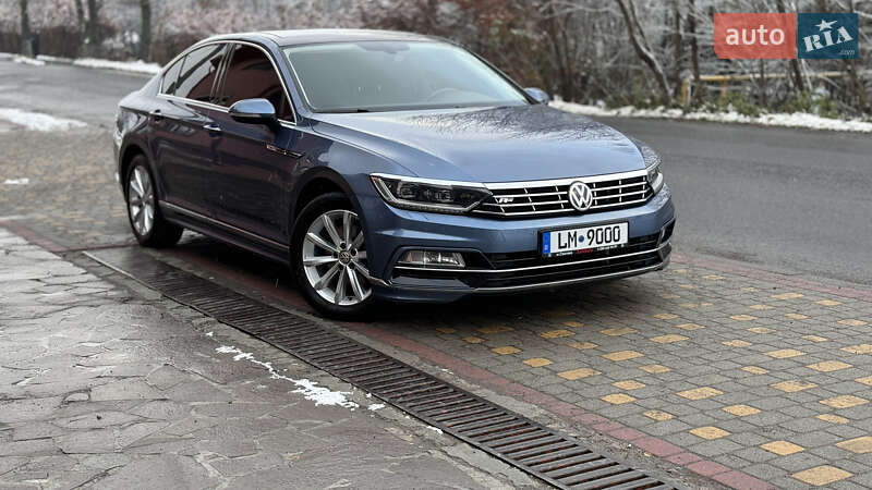 Седан Volkswagen Passat 2015 в Сваляве