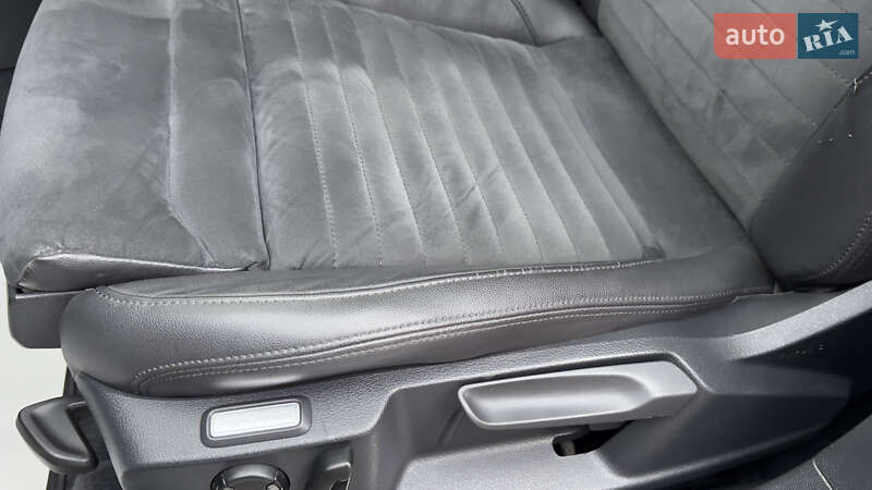 Седан Volkswagen Passat 2015 в Сваляве