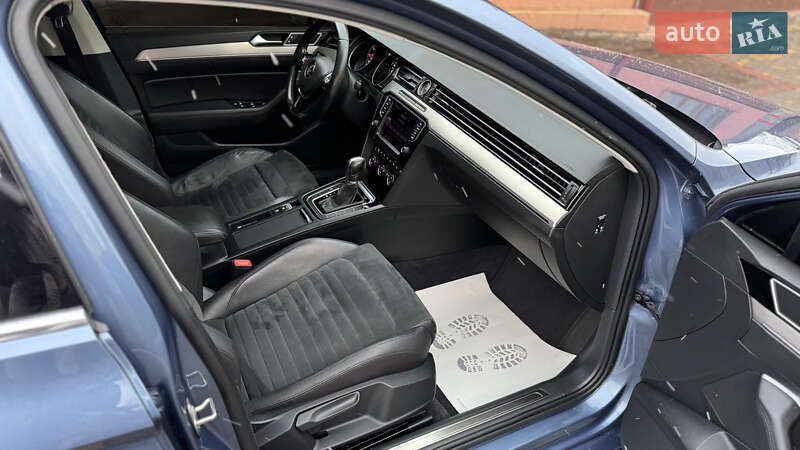 Седан Volkswagen Passat 2015 в Сваляве