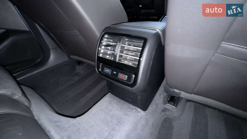 Седан Volkswagen Passat 2015 в Сваляве