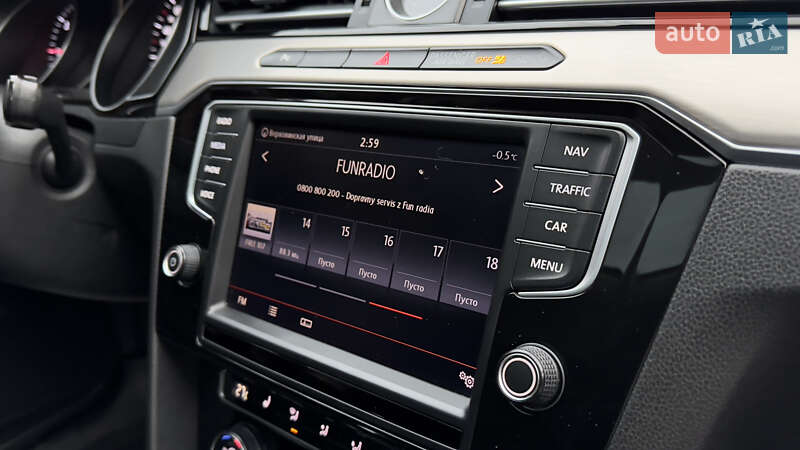 Седан Volkswagen Passat 2015 в Сваляве