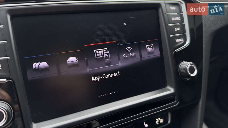 Седан Volkswagen Passat 2015 в Сваляве