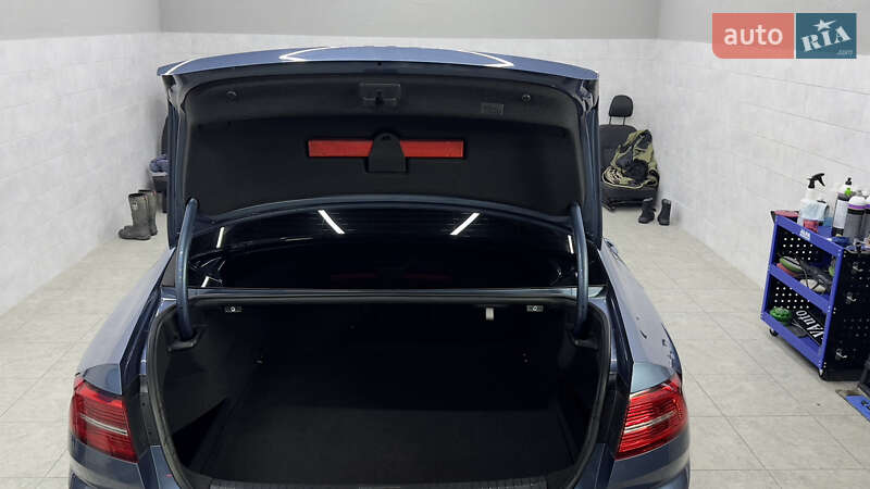 Седан Volkswagen Passat 2015 в Сваляве