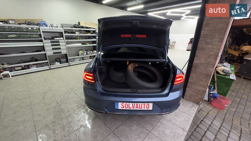 Седан Volkswagen Passat 2015 в Сваляве