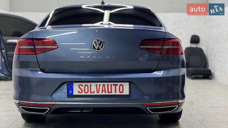 Седан Volkswagen Passat 2015 в Сваляве