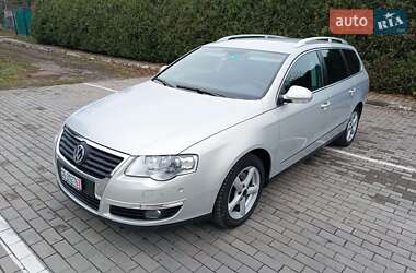 Універсал Volkswagen Passat 2010 в Луцьку