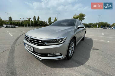 Седан Volkswagen Passat 2015 в Дніпрі