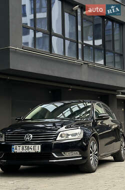 Седан Volkswagen Passat 2012 в Ивано-Франковске