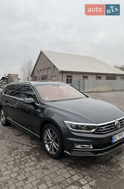 Універсал Volkswagen Passat 2018 в Львові