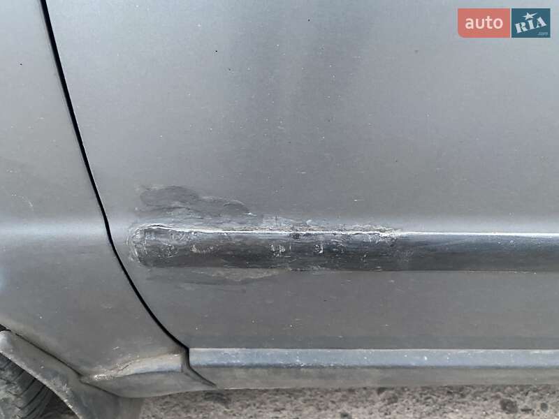 Седан Volkswagen Passat 2003 в Кривому Розі