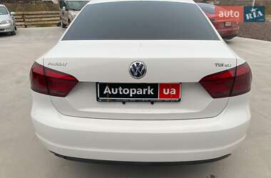 Седан Volkswagen Passat 2014 в Львове