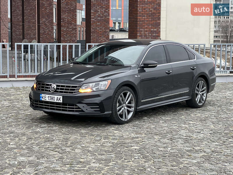 Седан Volkswagen Passat 2016 в Дніпрі