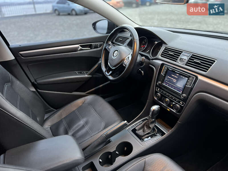 Седан Volkswagen Passat 2016 в Дніпрі