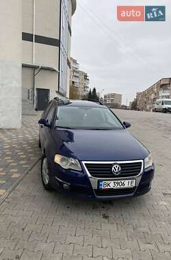 Универсал Volkswagen Passat 2006 в Ровно