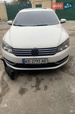 Седан Volkswagen Passat 2012 в Дніпрі