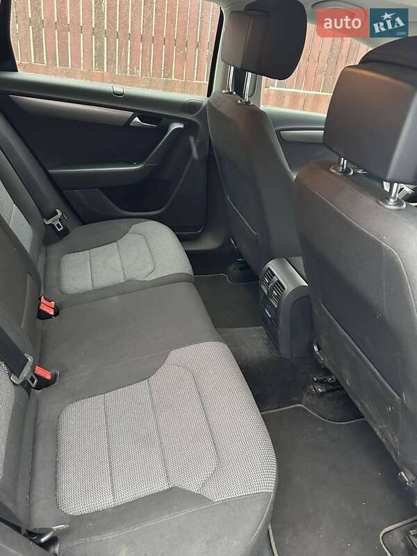 Універсал Volkswagen Passat 2013 в Гостомелі