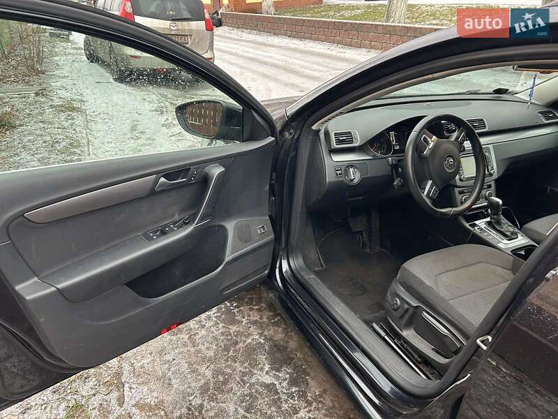 Універсал Volkswagen Passat 2013 в Гостомелі