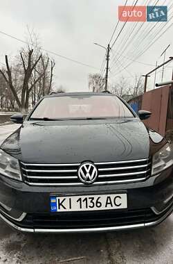 Універсал Volkswagen Passat 2013 в Гостомелі