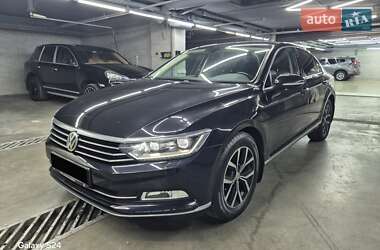 Седан Volkswagen Passat 2018 в Киеве