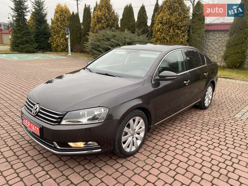 Седан Volkswagen Passat 2011 в Львові