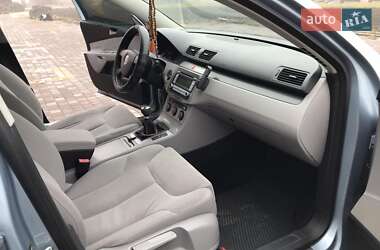 Седан Volkswagen Passat 2006 в Теофиполе