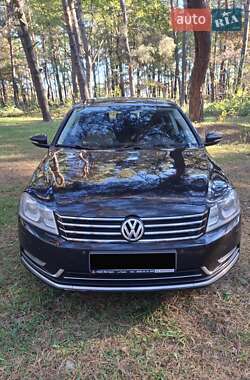 Седан Volkswagen Passat 2012 в 