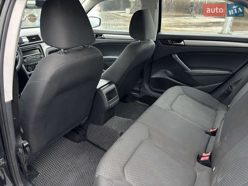 Седан Volkswagen Passat 2012 в Киеве