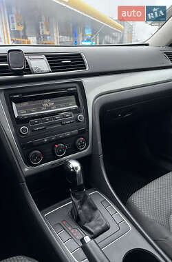 Седан Volkswagen Passat 2012 в 