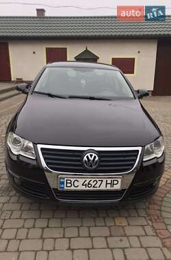 Седан Volkswagen Passat 2008 в Жовкві