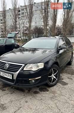 Універсал Volkswagen Passat 2005 в Запоріжжі