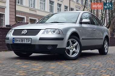 Седан Volkswagen Passat 2001 в Одессе