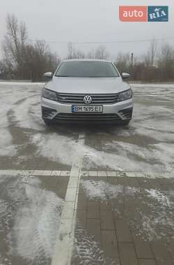 Седан Volkswagen Passat 2018 в Сумах