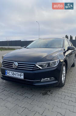 Універсал Volkswagen Passat 2015 в Луцьку