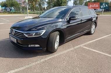 Універсал Volkswagen Passat 2016 в Житомирі