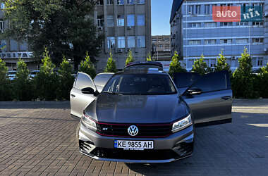 Седан Volkswagen Passat 2018 в Днепре